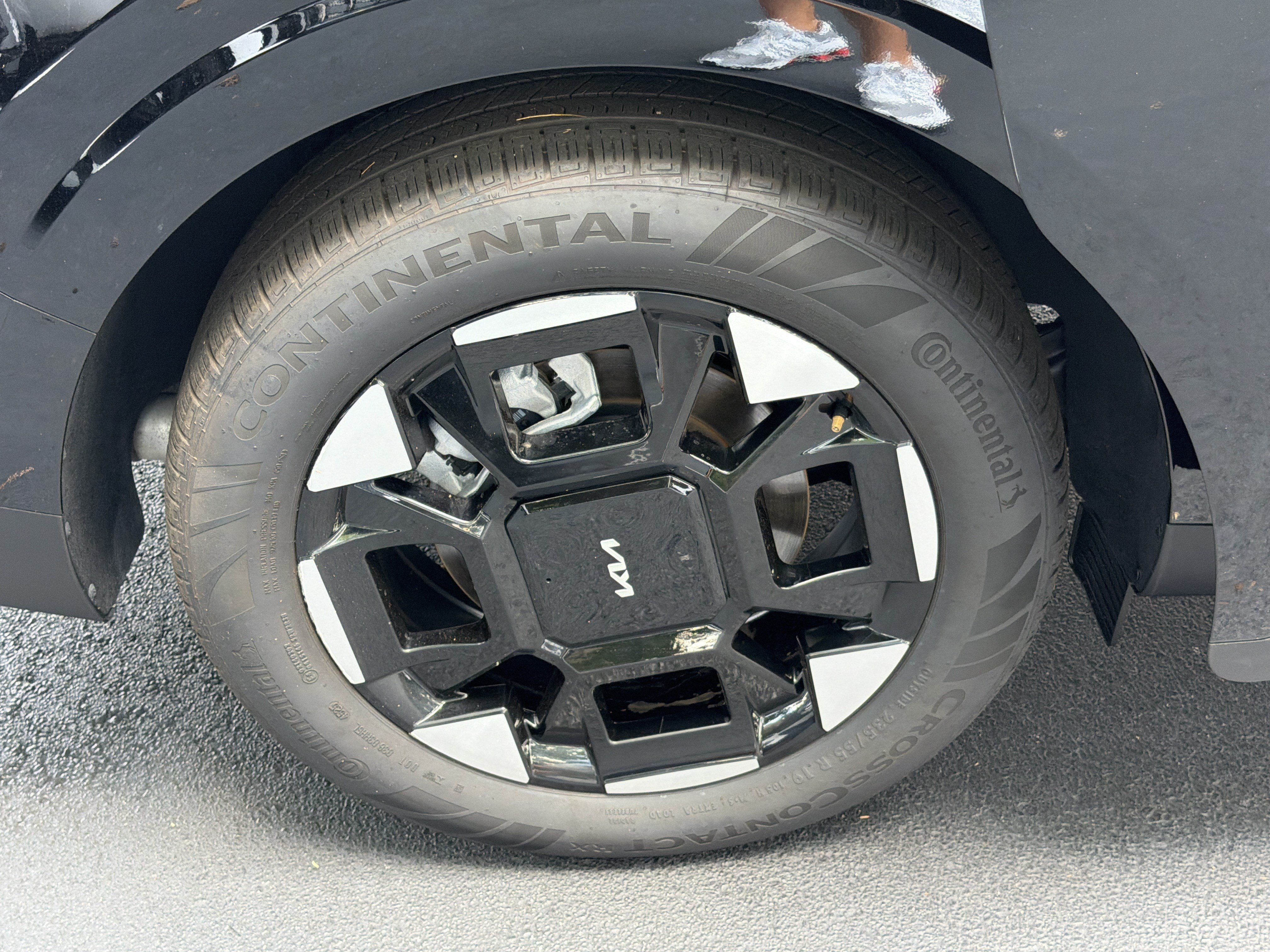 Certified 2026 Kia Carnival EX FWD image 16