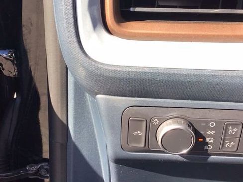 Used 2022 Ford Maverick Lariat w/ Lariat Luxury Package image 11