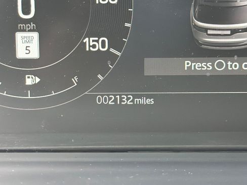Certified 2025 Land Rover Discovery S AWD/4WD image 25