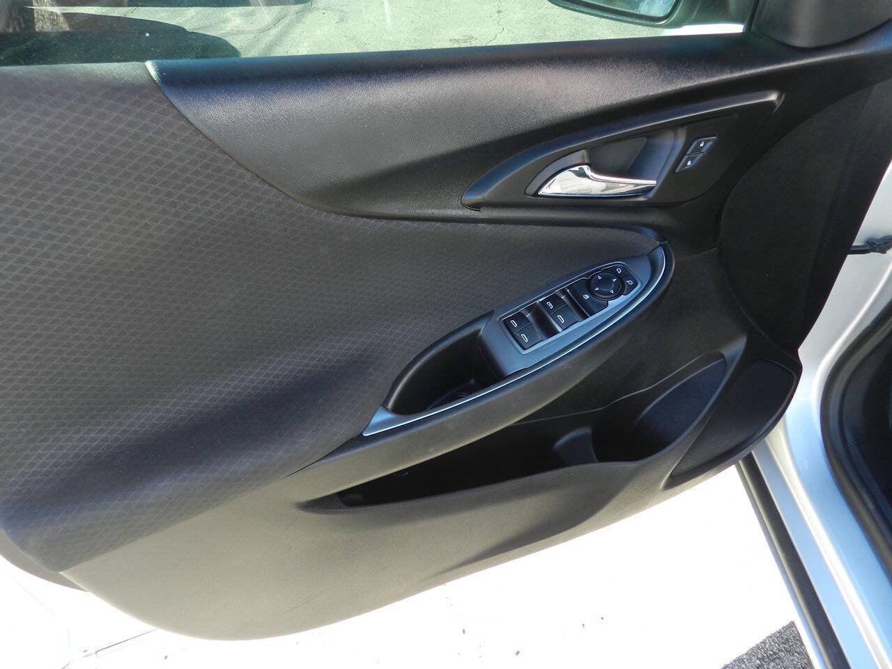 Used 2021 Chevrolet Malibu LT FWD image 14
