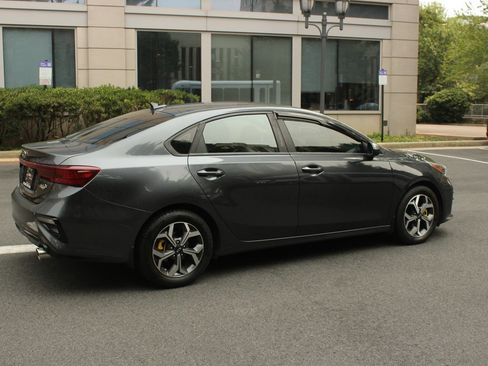 Used 2020 Kia Forte LXS FWD image 7