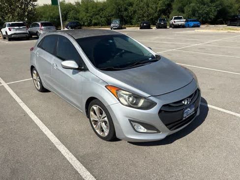 Used 2013 Hyundai Elantra GT w/ Touch & Go Pkg FWD image 7