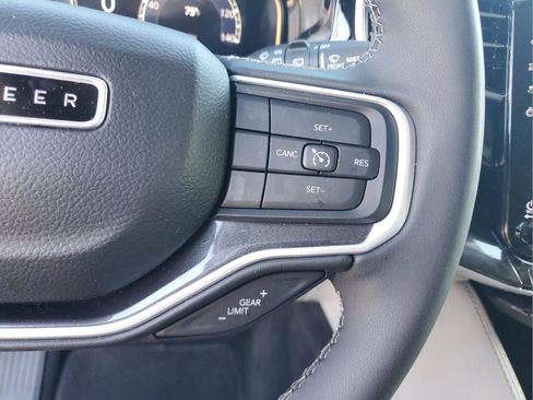 Used 2023 Jeep Wagoneer 4WD image 24