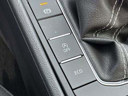 Certified 2025 Volkswagen Jetta S image 24