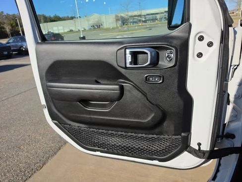 Used 2024 Jeep Wrangler Unlimited AWD/4WD image 20