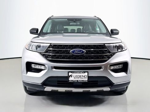 Used 2022 Ford Explorer XLT w/ Equipment Group 202A image 3