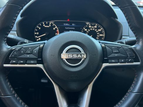 Used 2024 Nissan Altima 2.5 SR FWD image 24