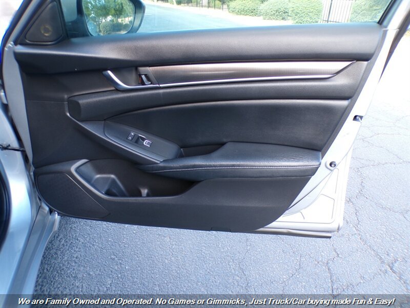 Used 2018 Honda Accord Sport image 29