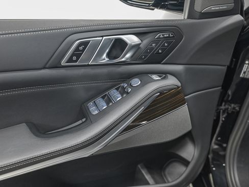 Used 2023 BMW X7 xDrive40i w/ Executive Package image 13