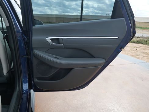 Used 2022 Hyundai Sonata Limited w/ Cargo Package image 10