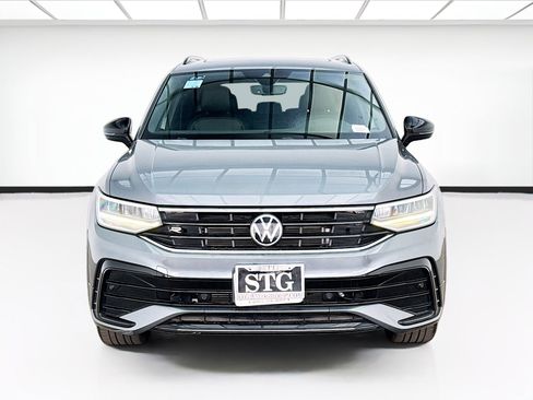 Used 2022 Volkswagen Tiguan SE R-Line FWD image 2