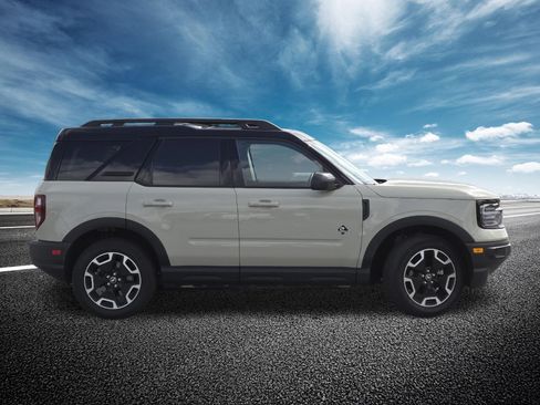 Used 2024 Ford Bronco Sport Outer Banks w/ Tech Package AWD/4WD image 24