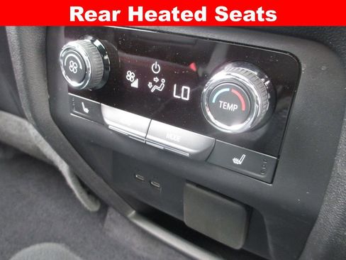 Used 2024 Chevrolet Traverse RS AWD/4WD image 28