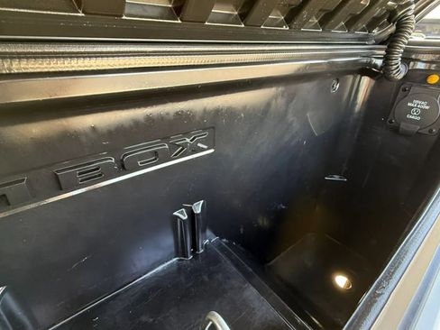 Used 2019 RAM 1500 Laramie AWD/4WD image 14