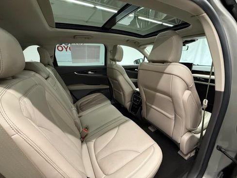 Used 2023 Lincoln Nautilus Reserve AWD/4WD image 7