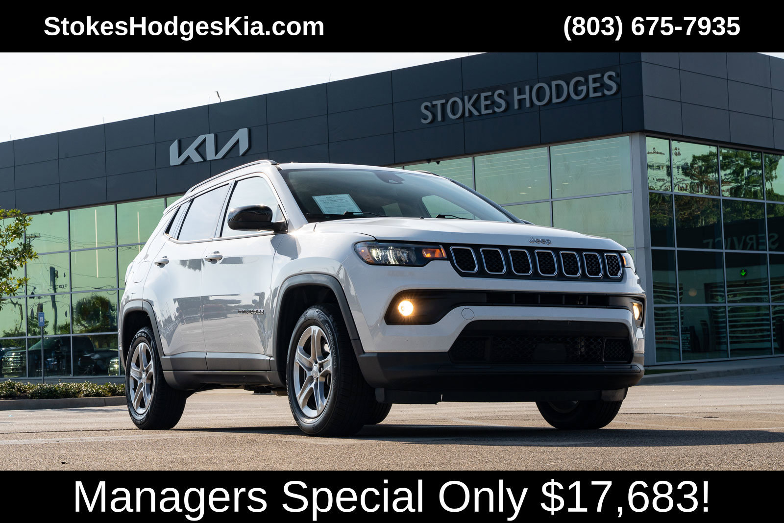 Used 2024 Jeep Compass Latitude AWD/4WD image 1