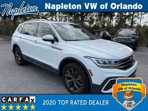 Used 2022 Volkswagen Tiguan SE w/ Panoramic Sunroof Package image 3