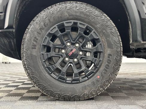 New 2026 GMC Canyon Elevation w/ Convenience Package image 14