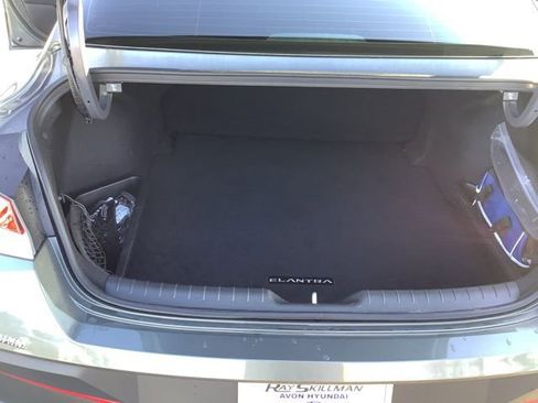 Certified 2025 Hyundai Elantra SE w/ Cargo Package image 13