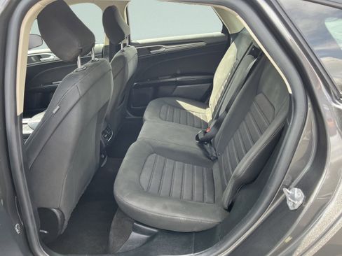 Used 2020 Ford Fusion SE image 13