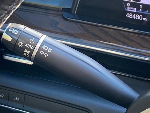 Used 2021 Cadillac Escalade Premium Luxury Platinum image 24