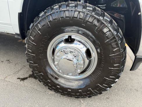 Used 2024 RAM 3500 Big Horn AWD/4WD image 9