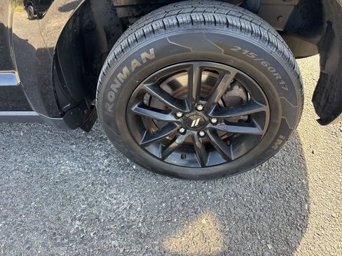 Used 2020 Dodge Journey SE w/ Blacktop Package image 10