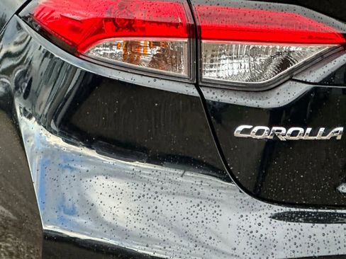 Used 2023 Toyota Corolla LE image 32