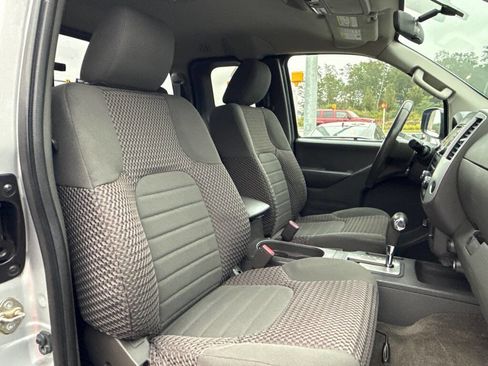 Used 2016 Nissan Frontier SV image 15