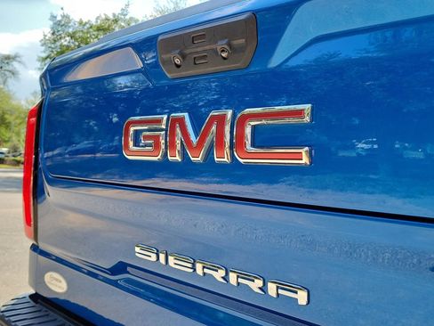 Used 2022 GMC Sierra 1500 AT4 w/ AT4 Preferred Package AWD/4WD image 9