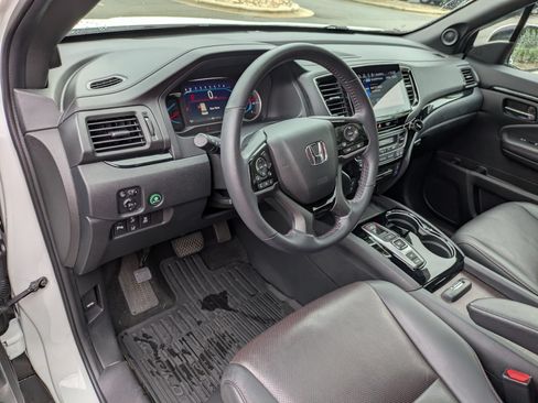 Used 2022 Honda Pilot Black Edition image 14