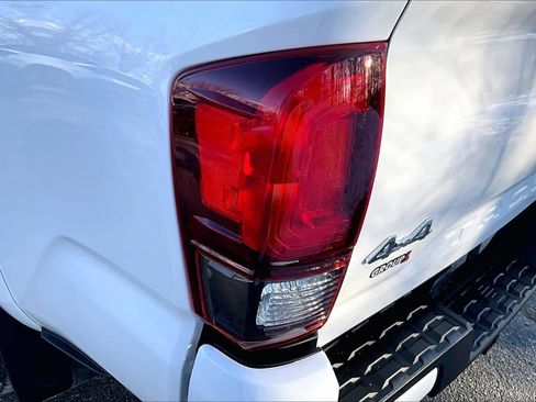 Certified 2022 Toyota Tacoma SR5 image 26