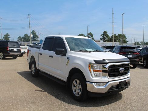 Used 2021 Ford F150 XLT w/ Trailer Tow Package AWD/4WD image 3