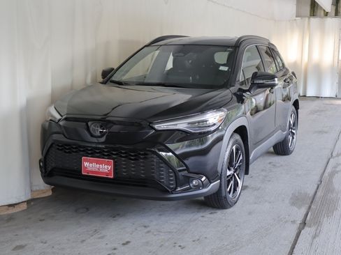 Used 2024 Toyota Corolla Cross AWD Hybrid w/ Convenience Package image 27