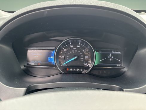 Used 2018 Ford Explorer XLT w/ Equipment Group 202A image 12