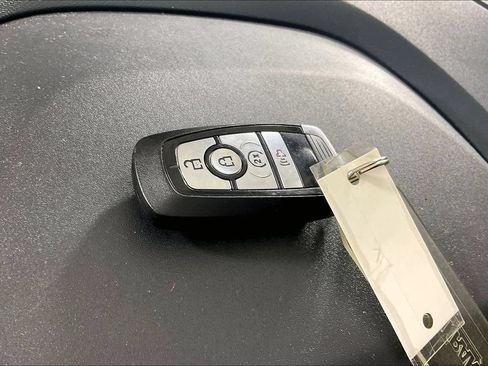 Used 2025 Ford Maverick Lariat AWD/4WD image 13