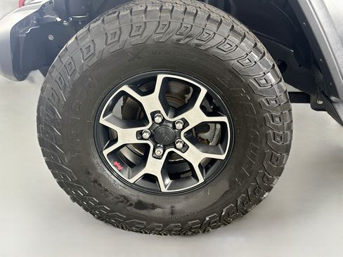 Used 2019 Jeep Wrangler Unlimited Rubicon AWD/4WD image 38