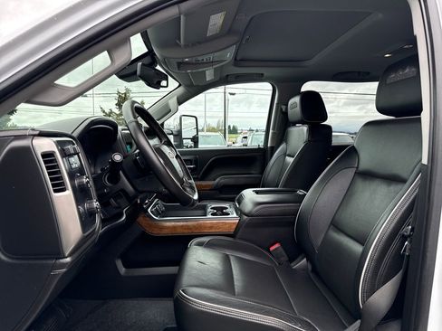 Used 2019 Chevrolet Silverado 2500 High Country w/ Duramax Plus Package AWD/4WD image 22