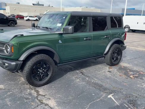 Used 2023 Ford Bronco Black Diamond image 4