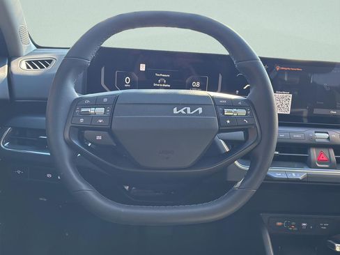 New 2025 Kia K4 EX image 9