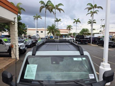 Used 2022 Ford Bronco Badlands image 9