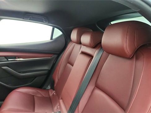 Used 2021 MAZDA MAZDA3 s image 30