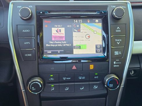 Used 2016 Toyota Camry SE w/ Moonroof Package FWD image 34