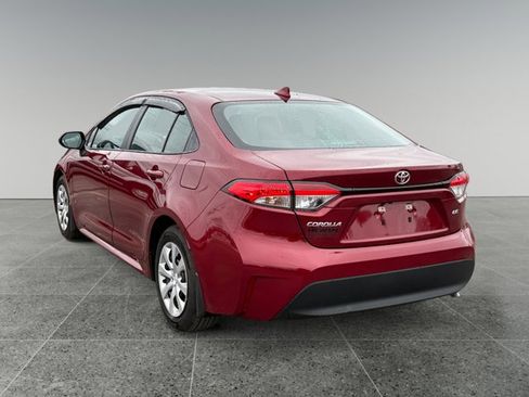 Used 2025 Toyota Corolla LE image 3