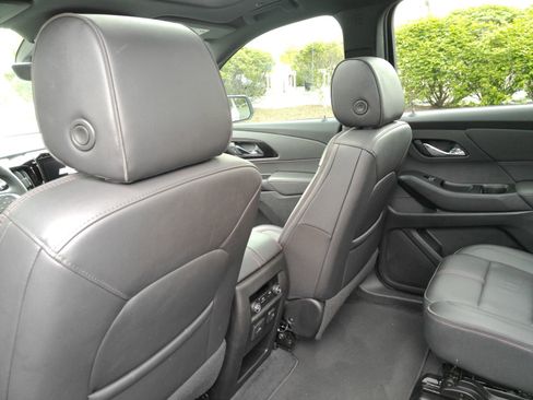 Certified 2023 Chevrolet Traverse RS AWD/4WD image 13