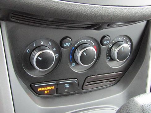 Used 2015 Ford Escape SE FWD image 23
