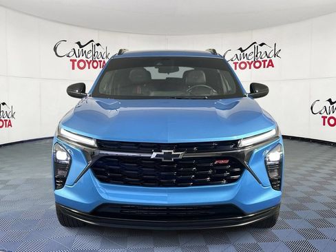 Used 2025 Chevrolet Trax RS w/ Driver Confidence Package FWD image 2