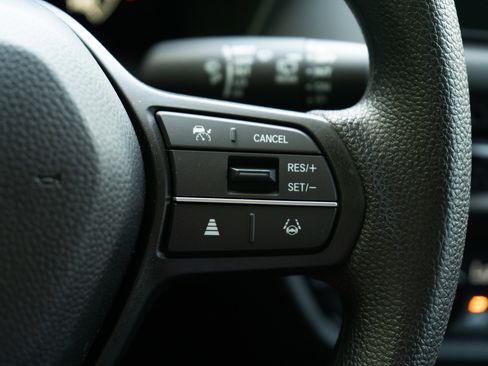 Certified 2026 Honda HR-V LX image 21