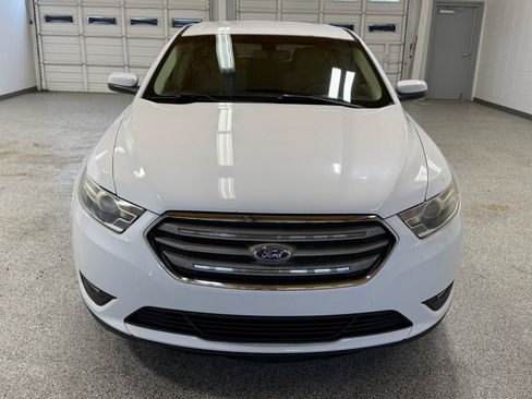 Used 2016 Ford Taurus SEL FWD image 7