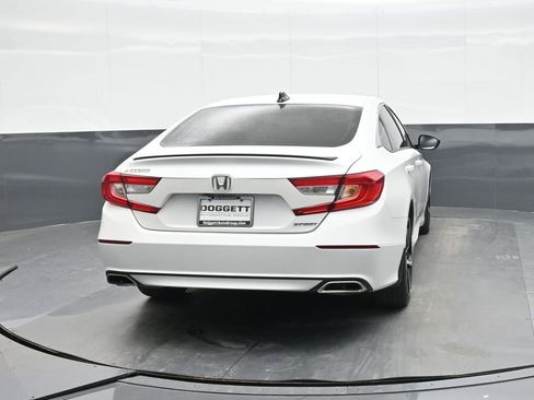 Used 2022 Honda Accord Sport image 4